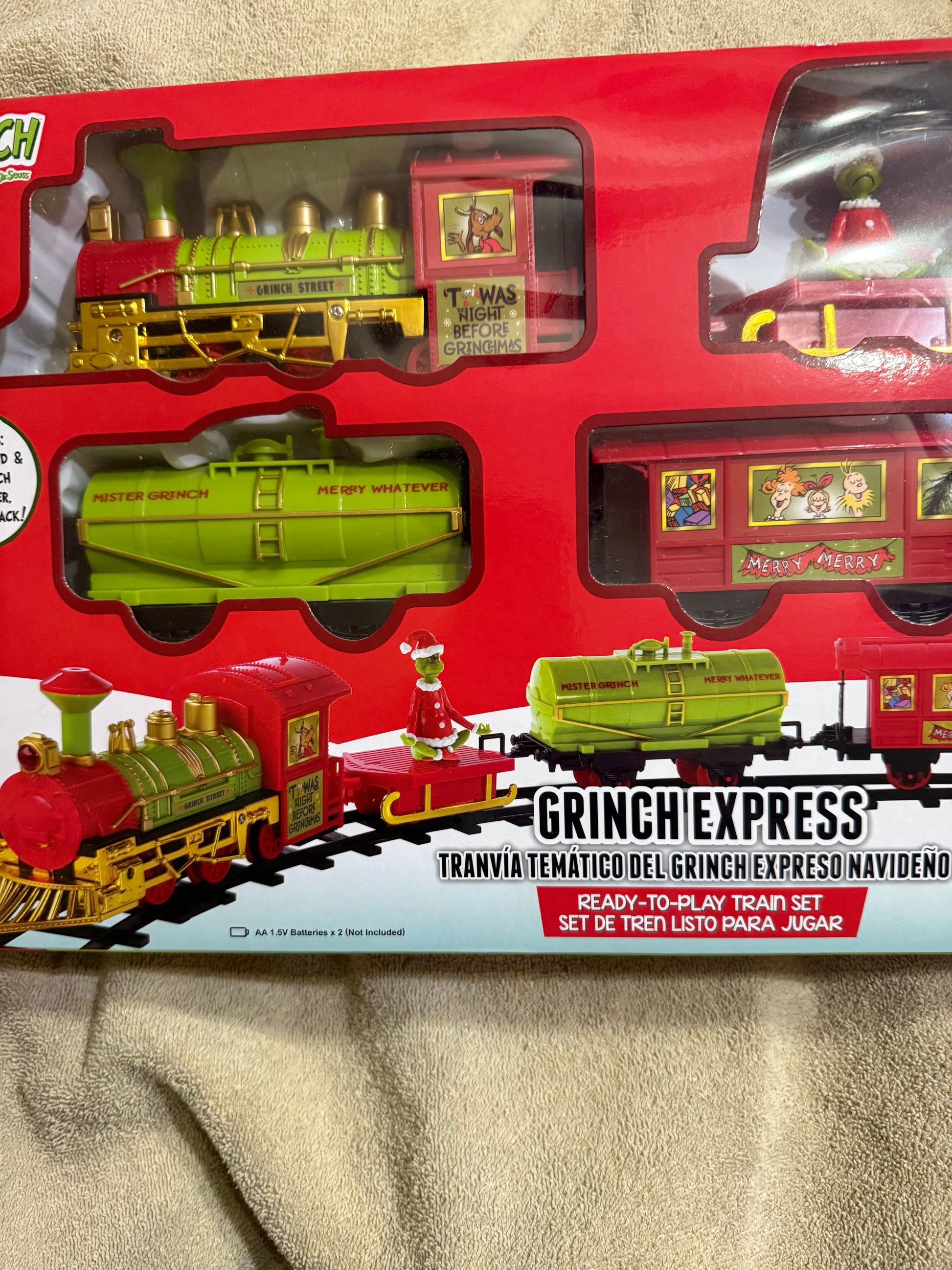 Dr Seuss The Grinch 12 Piece Holiday Train Set New in Box
